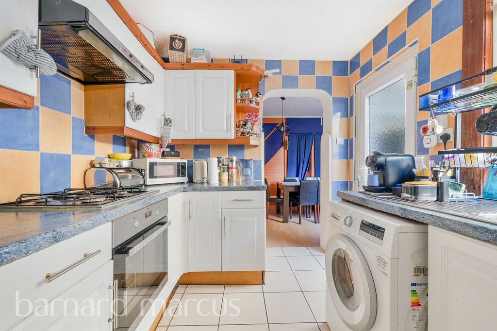 Property photo 2 of 11