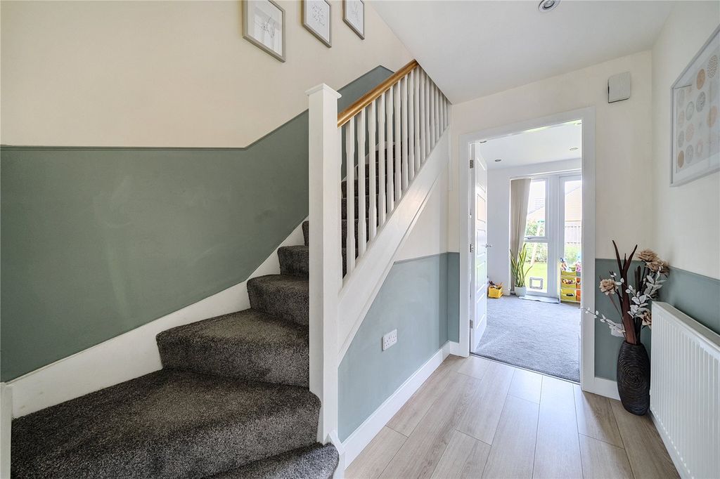 Property photo 2 of 19 Entrance Hallway