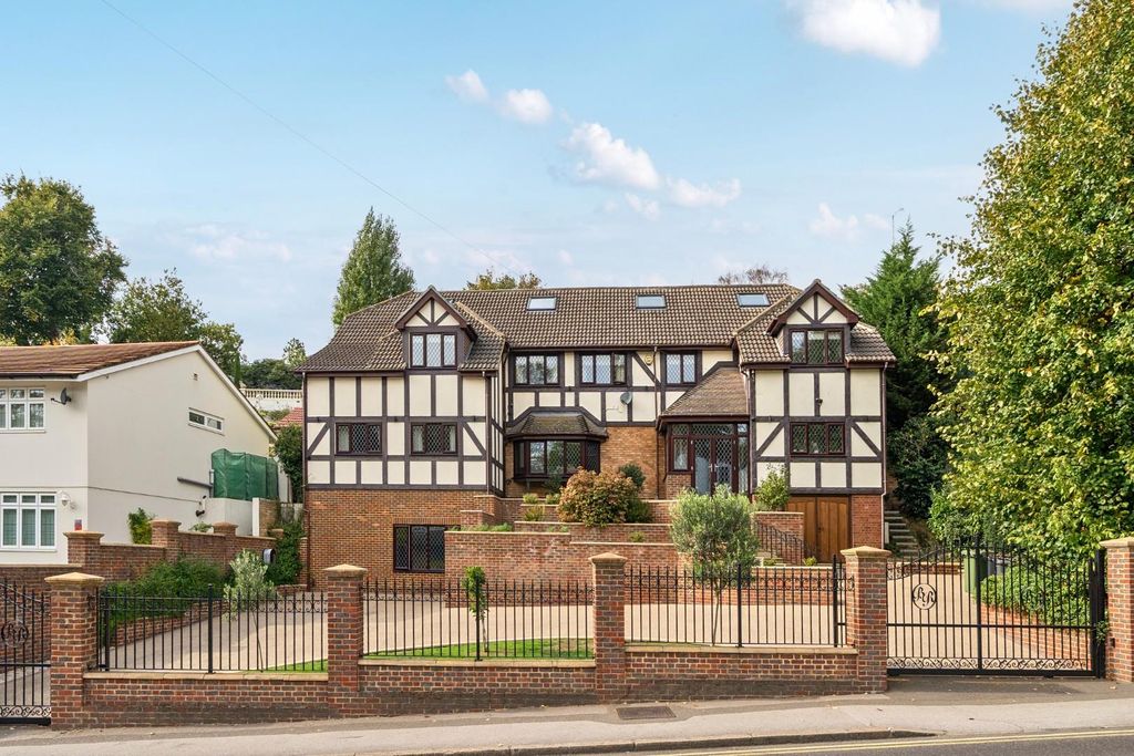 Property photo 1 of 30