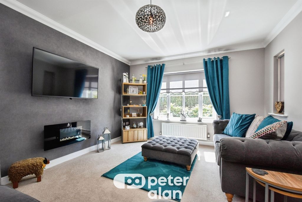 Property photo 2 of 31
