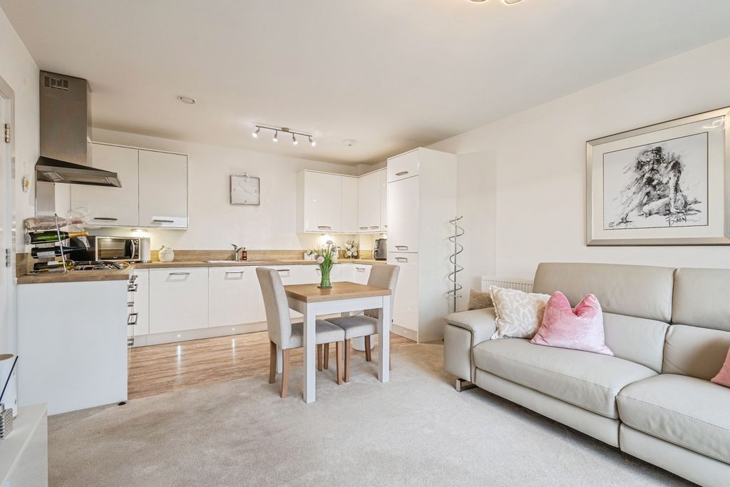 Property photo 3 of 12 Photo