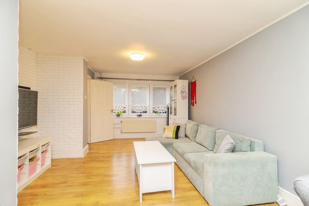 Property photo 3 of 24 Pbox-Img.Jpg