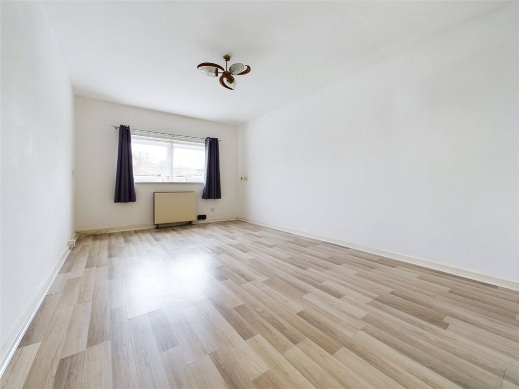 Property photo 3 of 20 Picture No. 05
