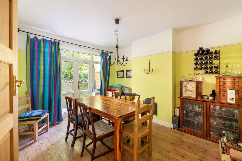 Property photo 3 of 35