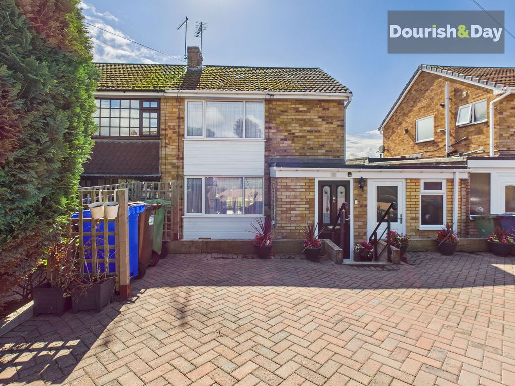 Property photo 1 of 21 Front