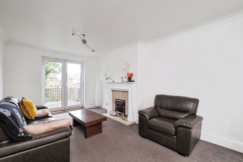 Property photo 3 of 17 Photo