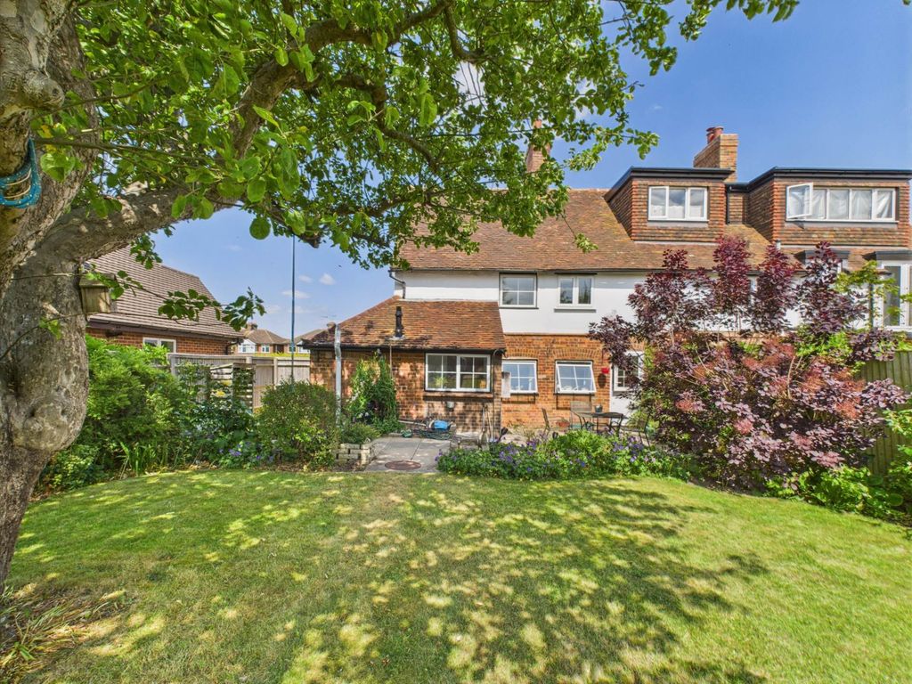 Property photo 2 of 18