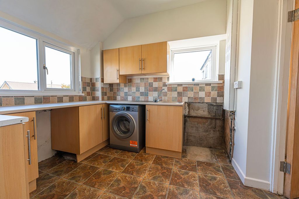 Property photo 2 of 44