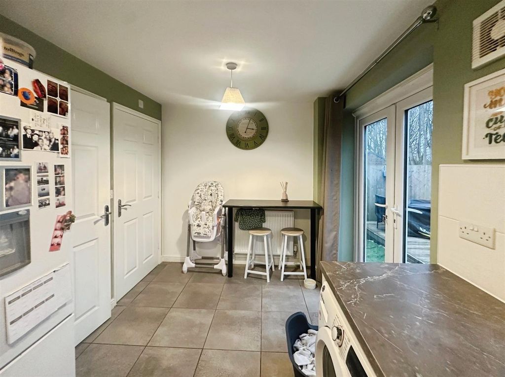 Property photo 3 of 13 Kitchen/Diner