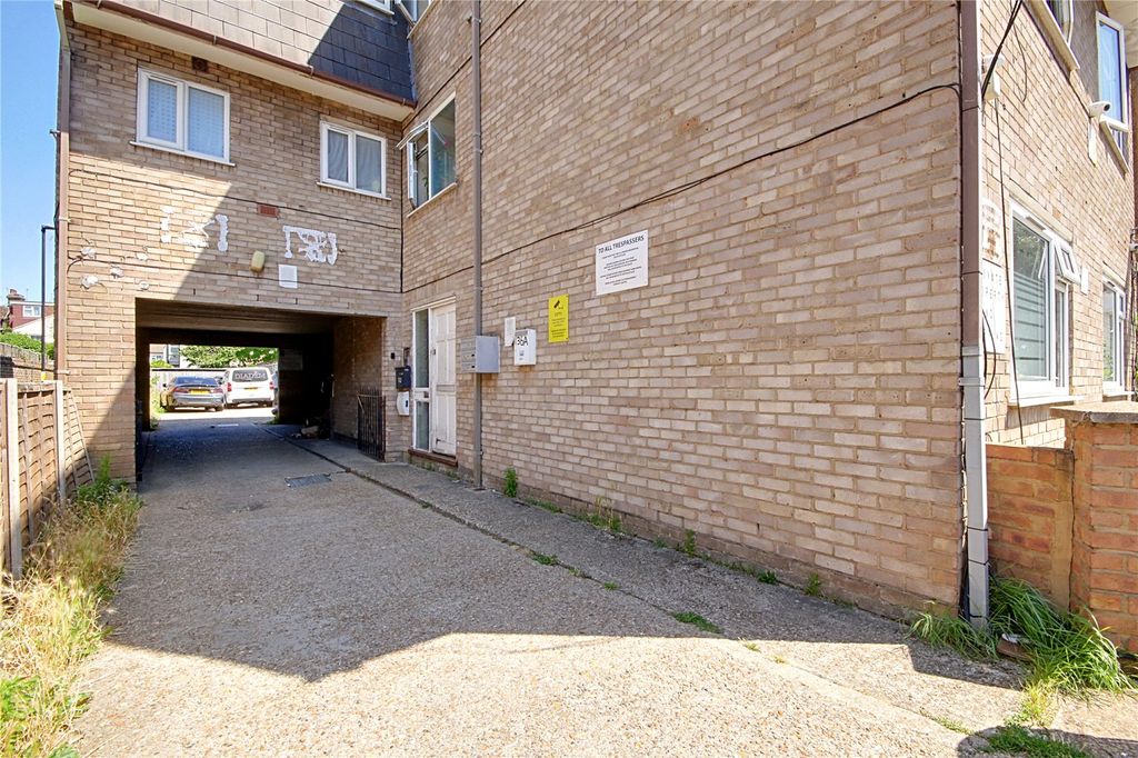 Property photo 2 of 13 Picture No. 14