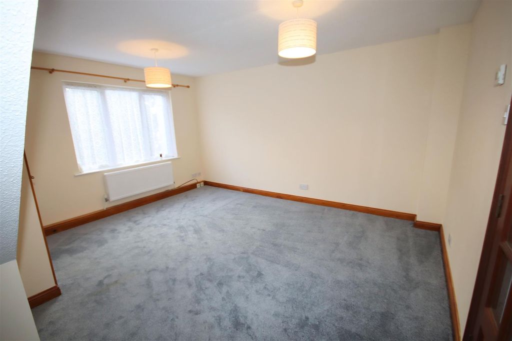 Property photo 2 of 14 Living Room