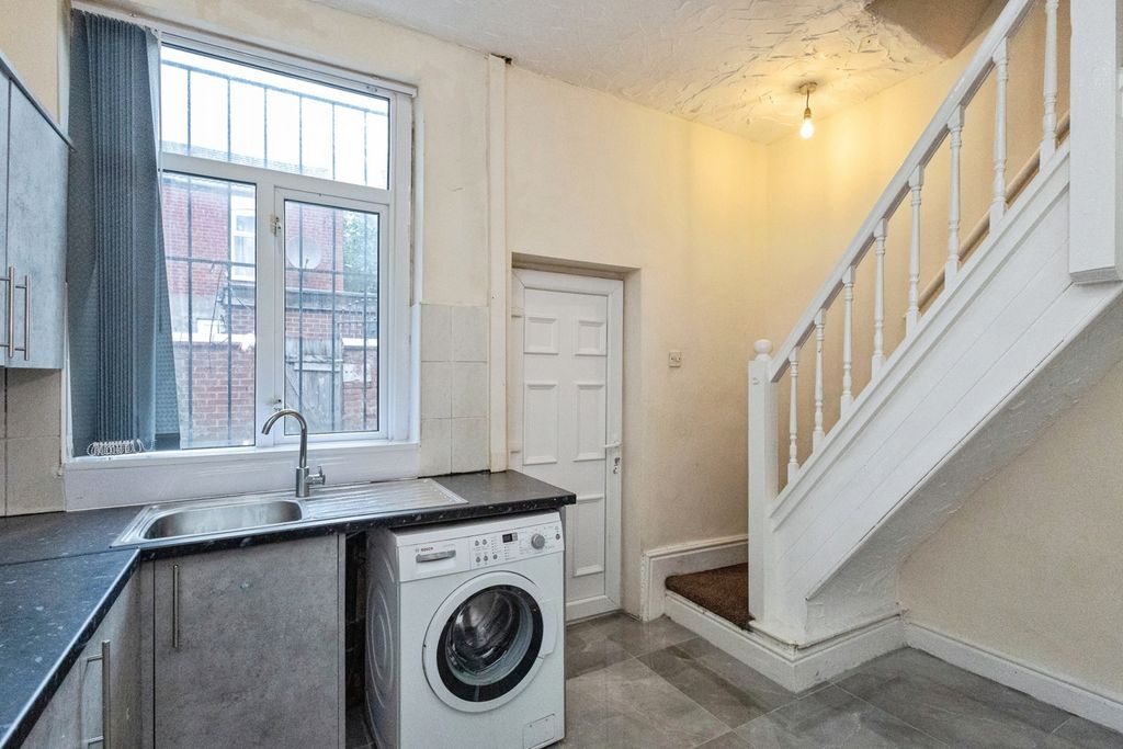 Property photo 3 of 26 Pbox-Img.Jpg