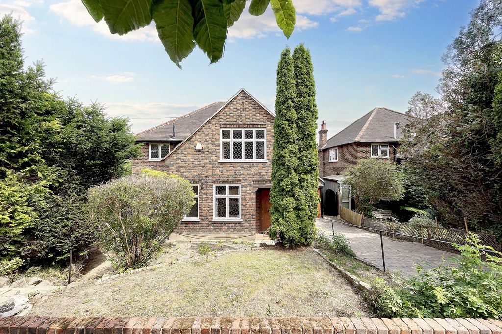 Property photo 1 of 17