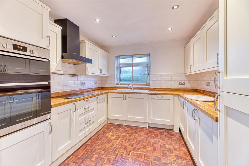 Property photo 2 of 13 Kitchen