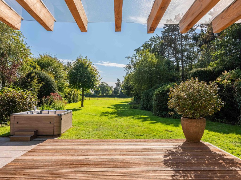 Property photo 2 of 47