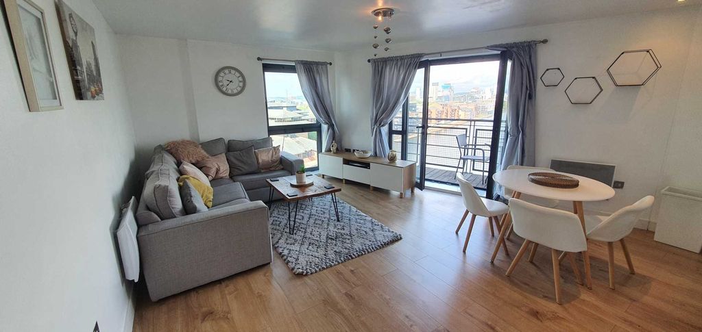 Property photo 2 of 23