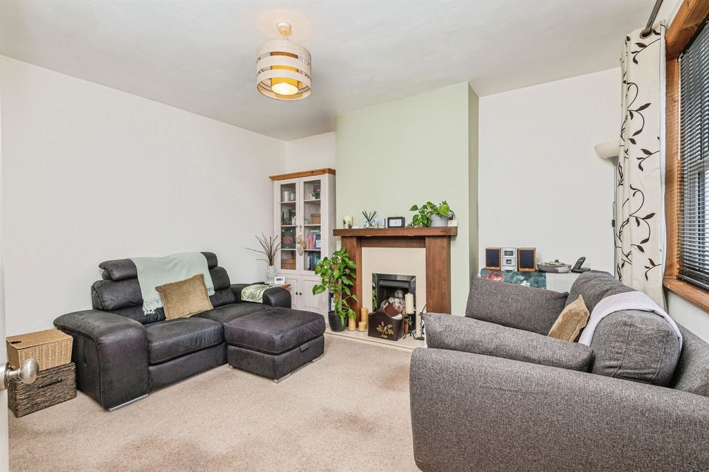 Property photo 3 of 17