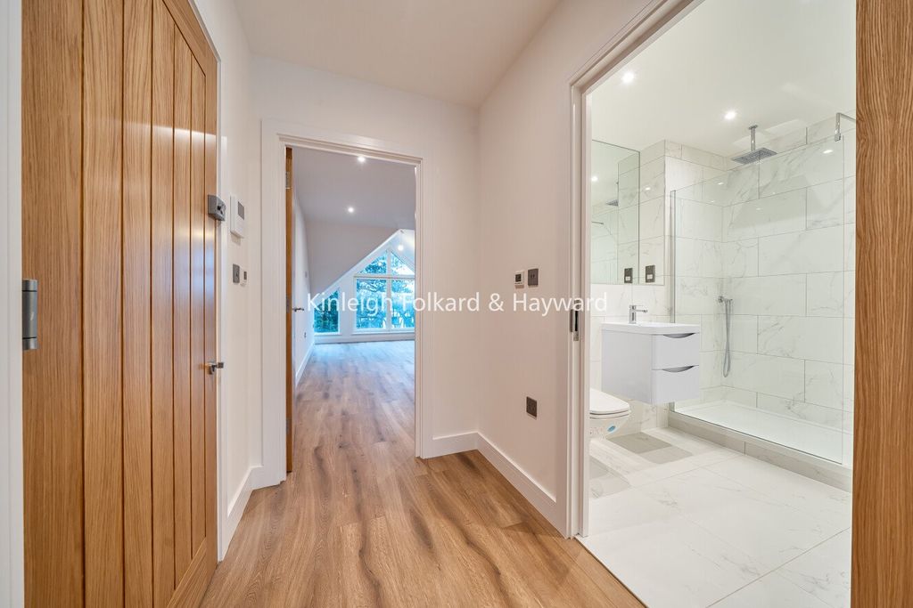 Property photo 3 of 26 Picture No. 04