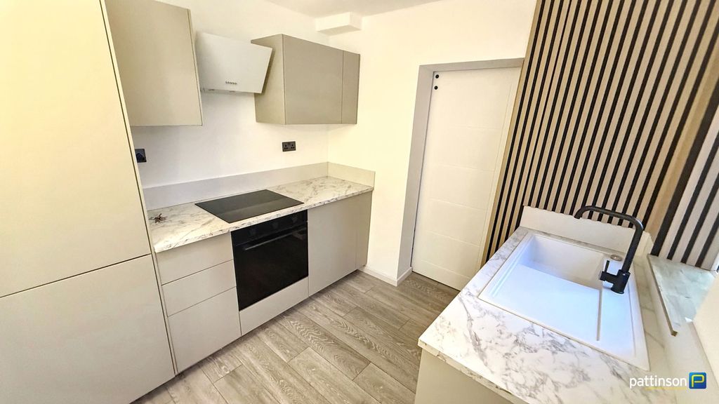 Property photo 3 of 28