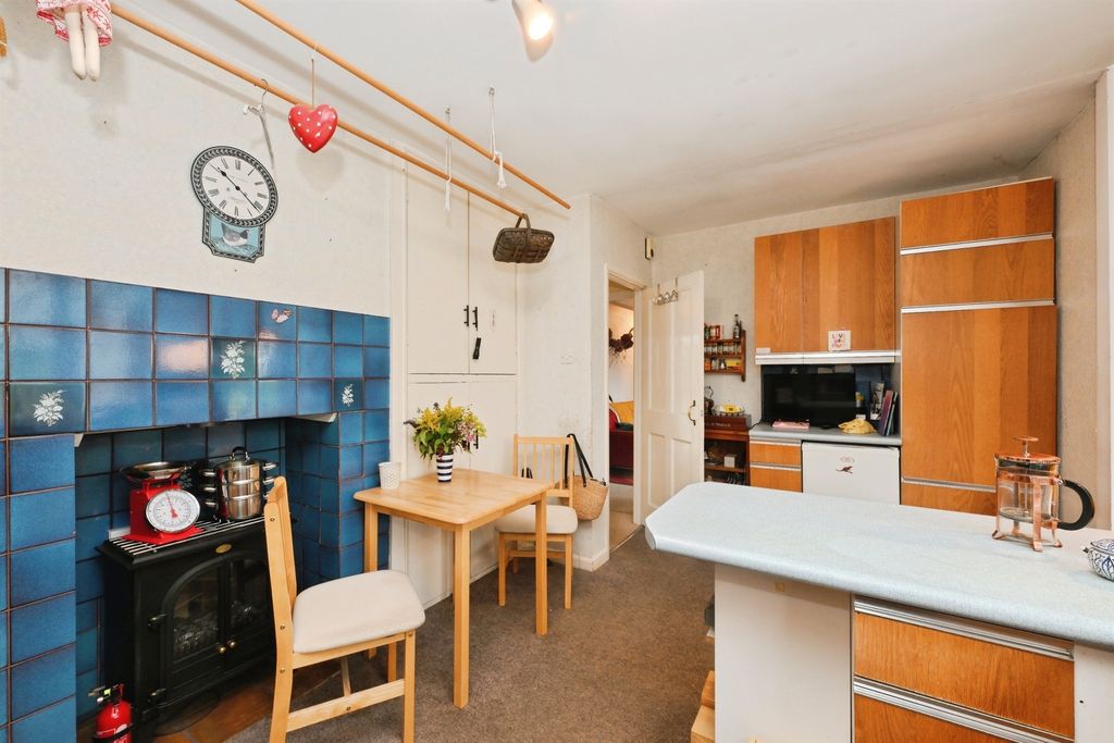 Property photo 3 of 17