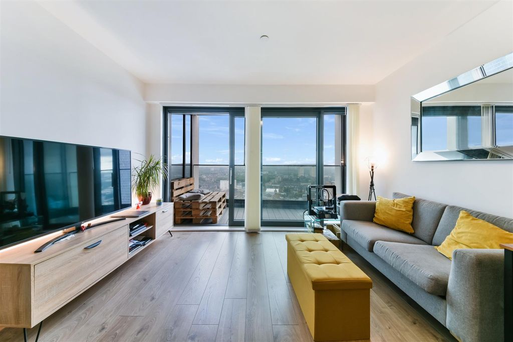 Property photo 1 of 15 Legacy Tower, 130 .(14 From 25)-15.Jpg