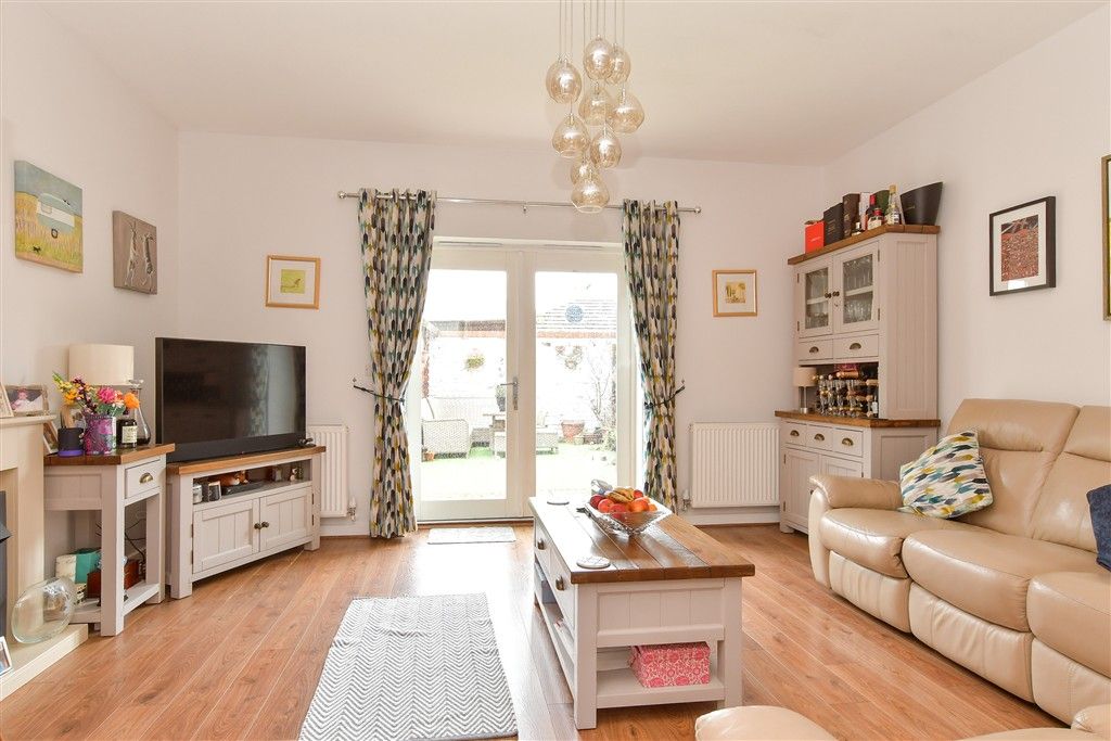 Property photo 3 of 13 Lounge