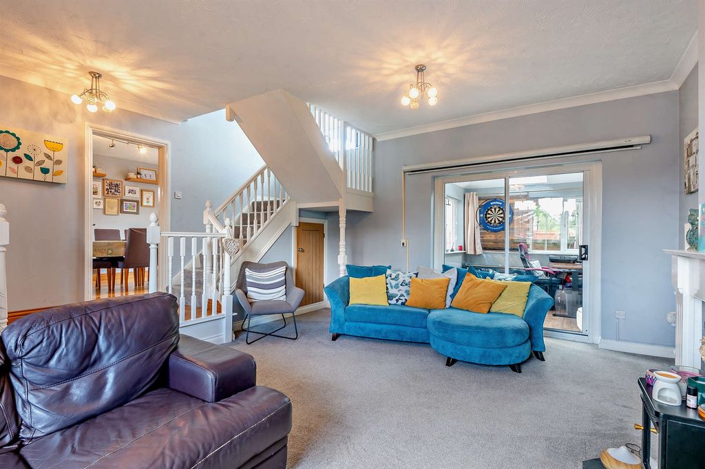 Property photo 3 of 11