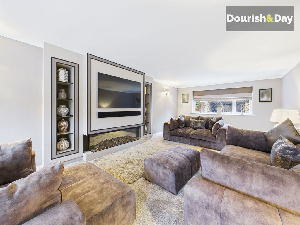 Property photo 2 of 48