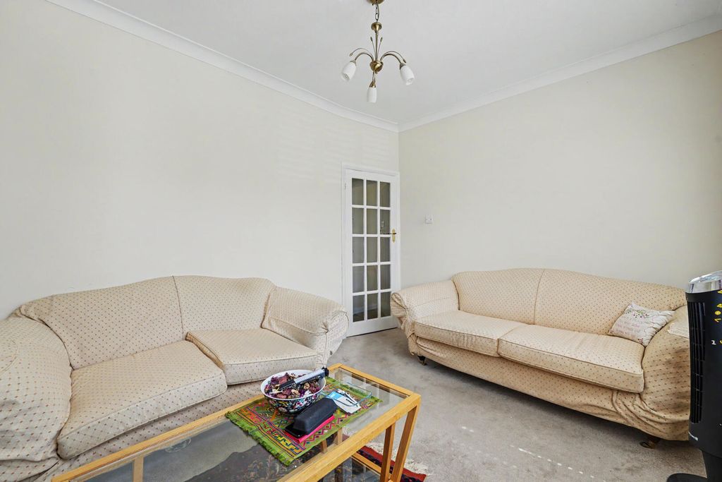 Property photo 3 of 17 Living Room