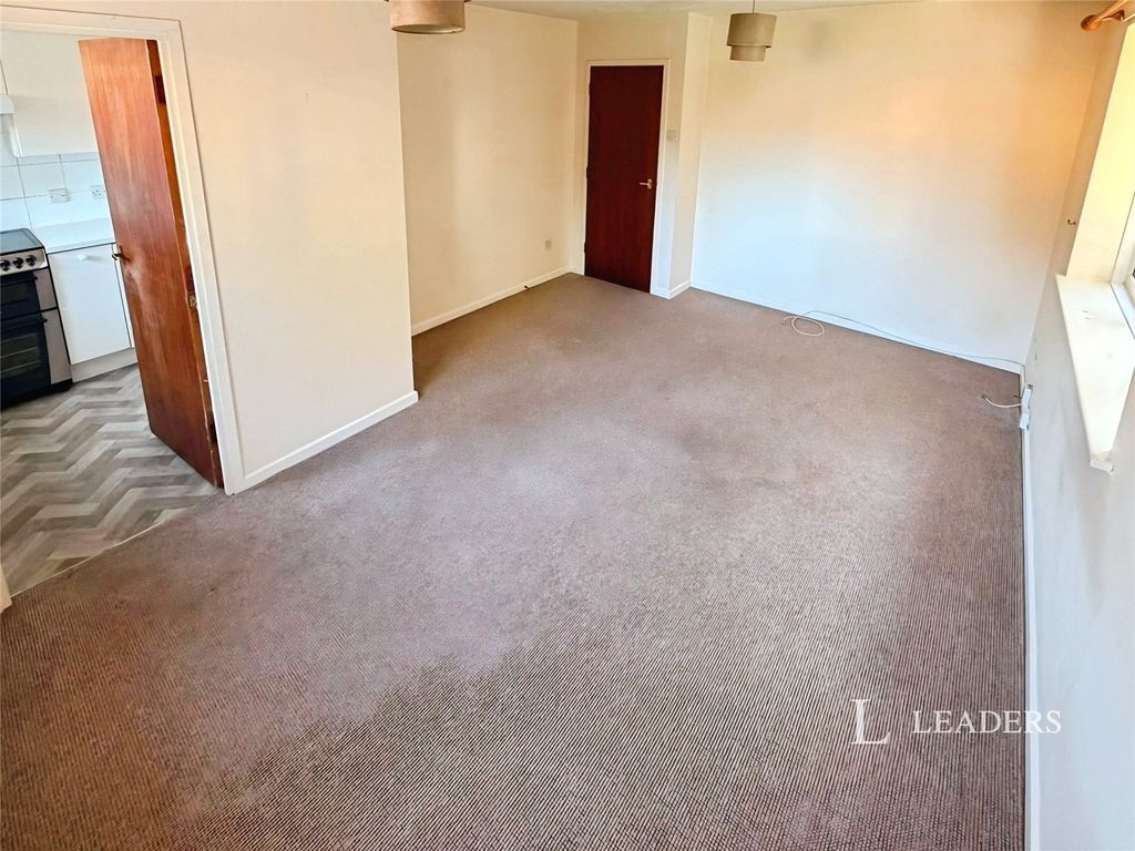 Property photo 3 of 6 3