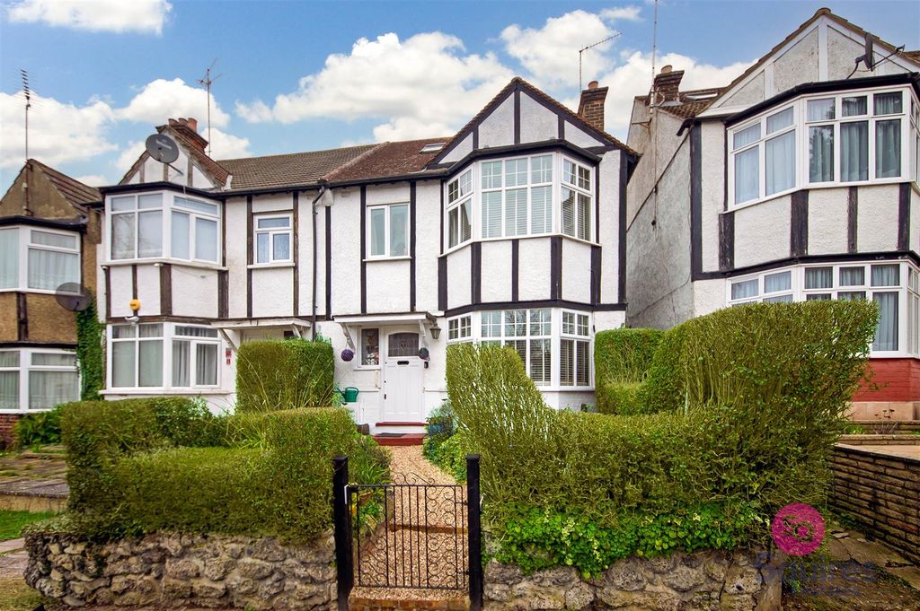 Property photo 1 of 22