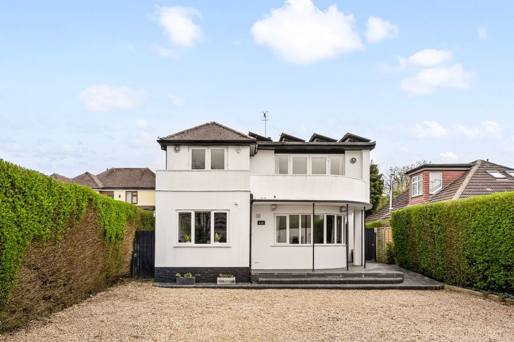 Property photo 2 of 31