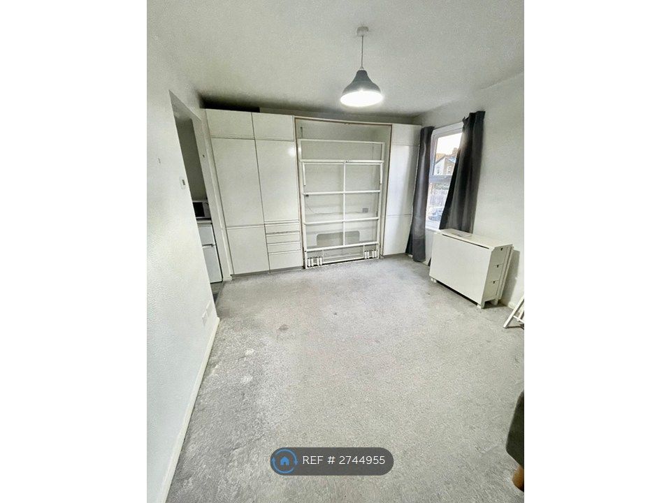 Property photo 1 of 6 Wallbed / Lounge / Sleeping Area