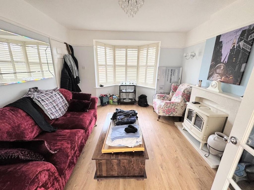 Property photo 3 of 15 Sitting Room