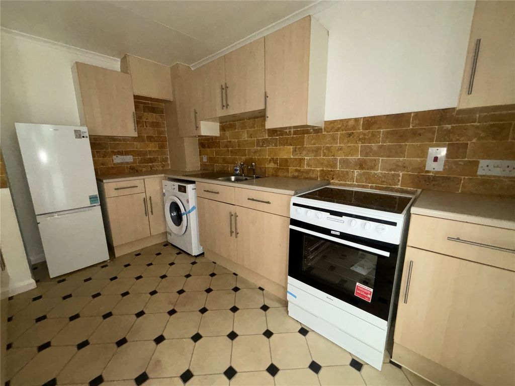 Property photo 3 of 12 Picture No. 04