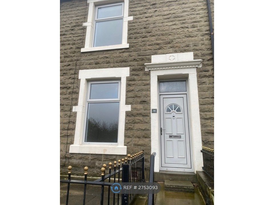 Property photo 2 of 35