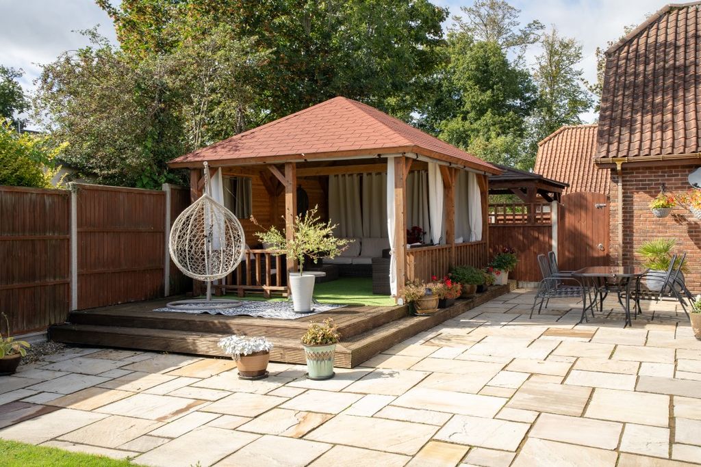 Property photo 2 of 38