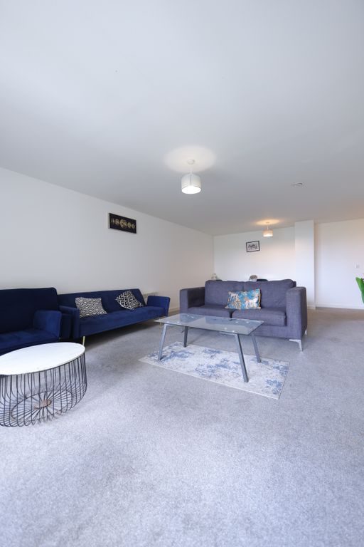 Property photo 2 of 27