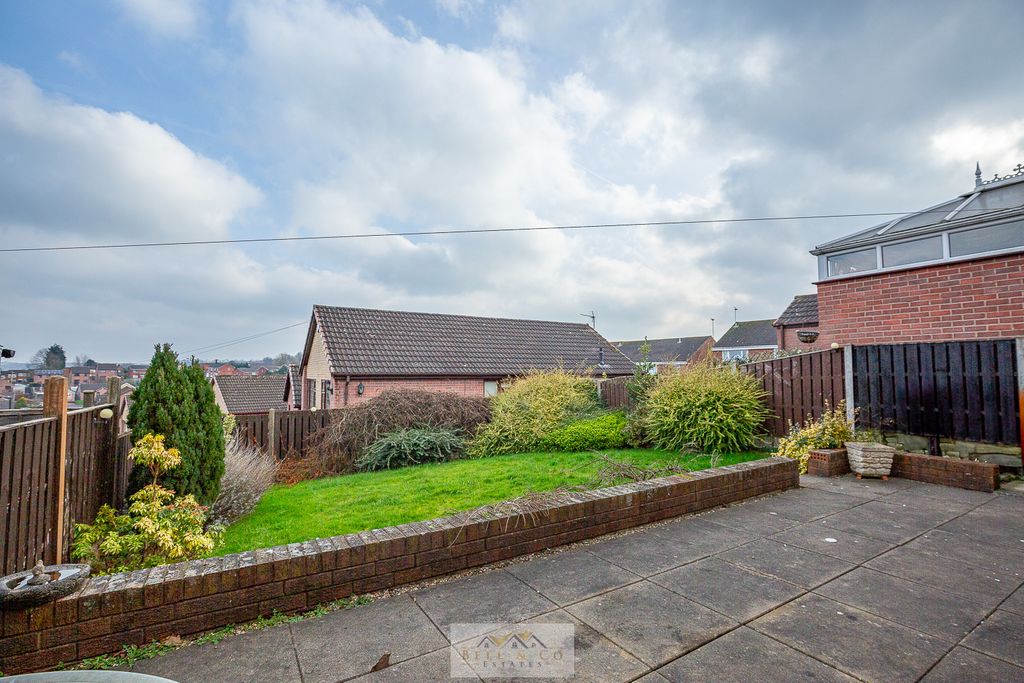 Property photo 2 of 25 Back Garden 1.2