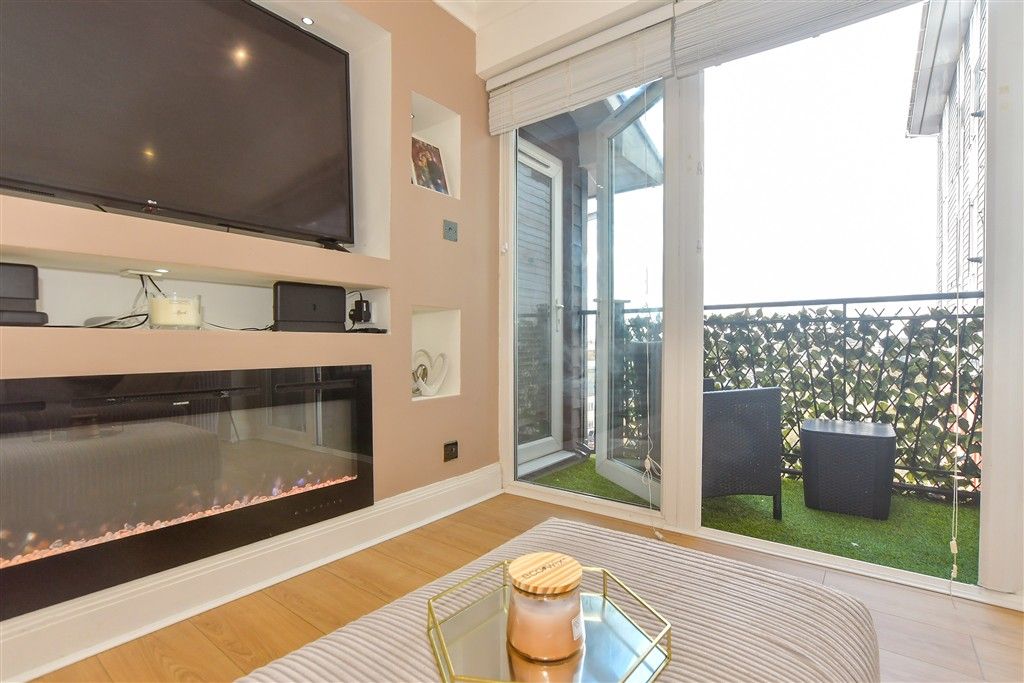 Property photo 3 of 10 Lifestyle Image