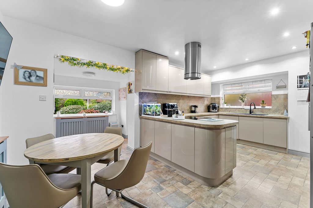 Property photo 2 of 49