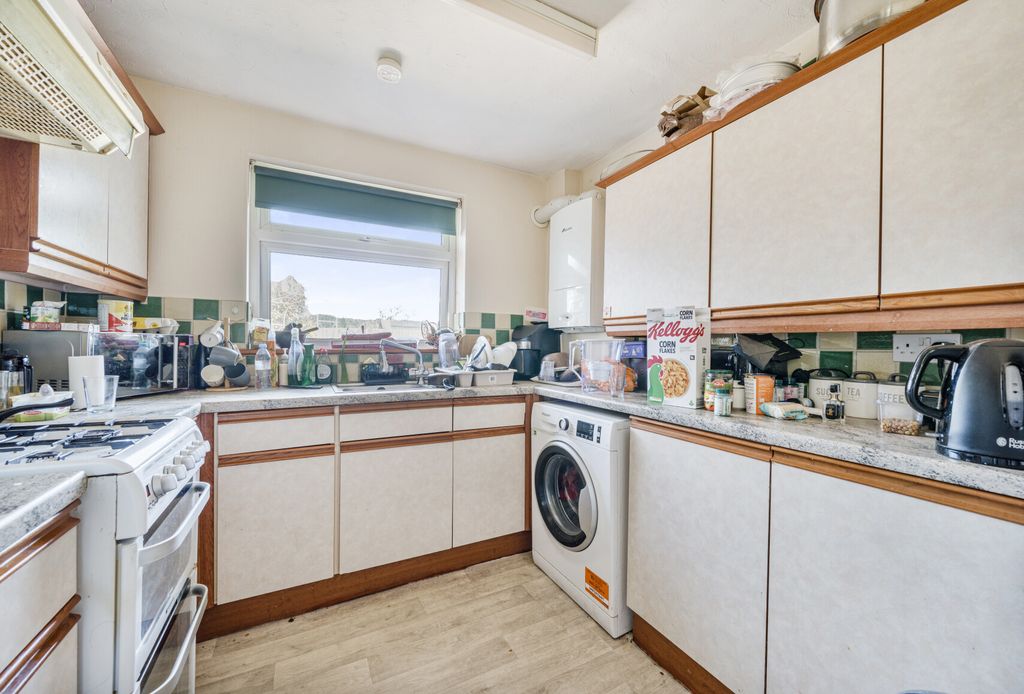 Property photo 3 of 11 1316980-19-68627c...