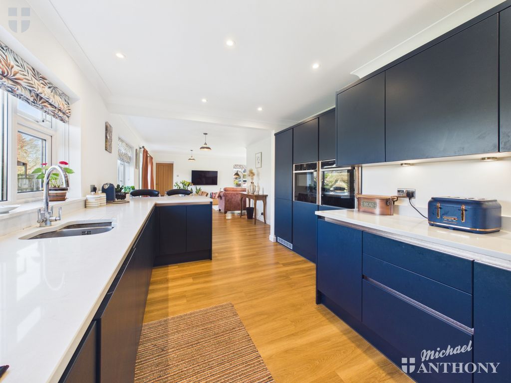 Property photo 2 of 22 Cam03852G0-Pr0553-Still004