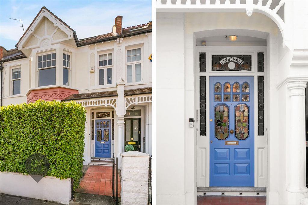 Property photo 1 of 10 External