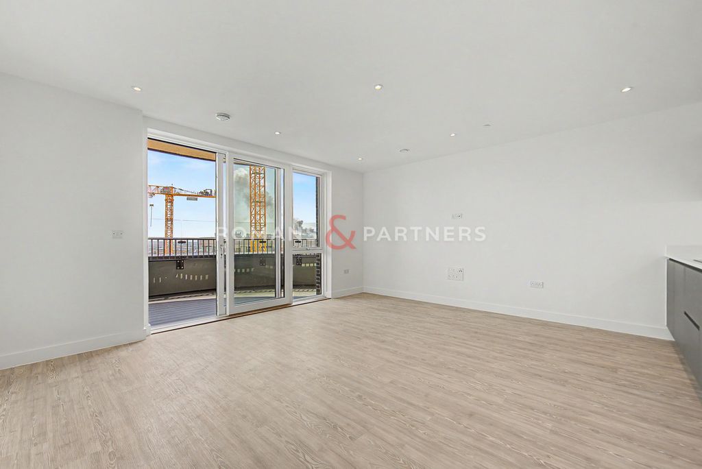 Property photo 3 of 14