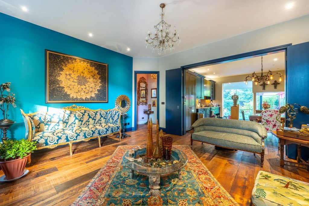 Property photo 3 of 33