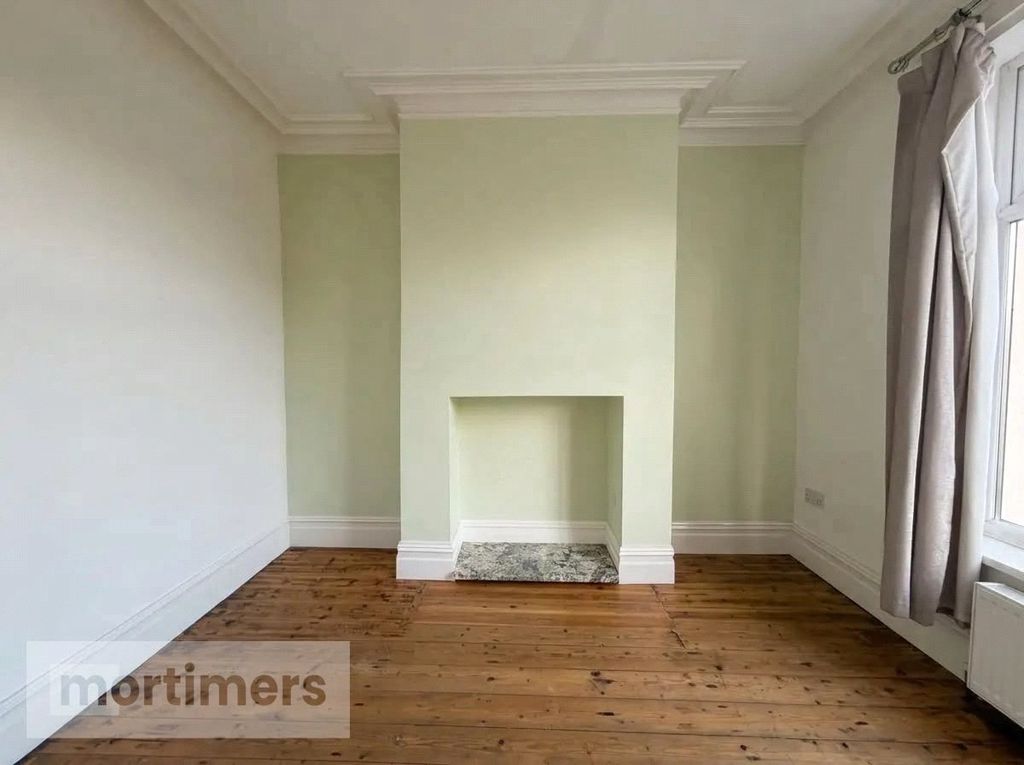 Property photo 3 of 16 Living Room