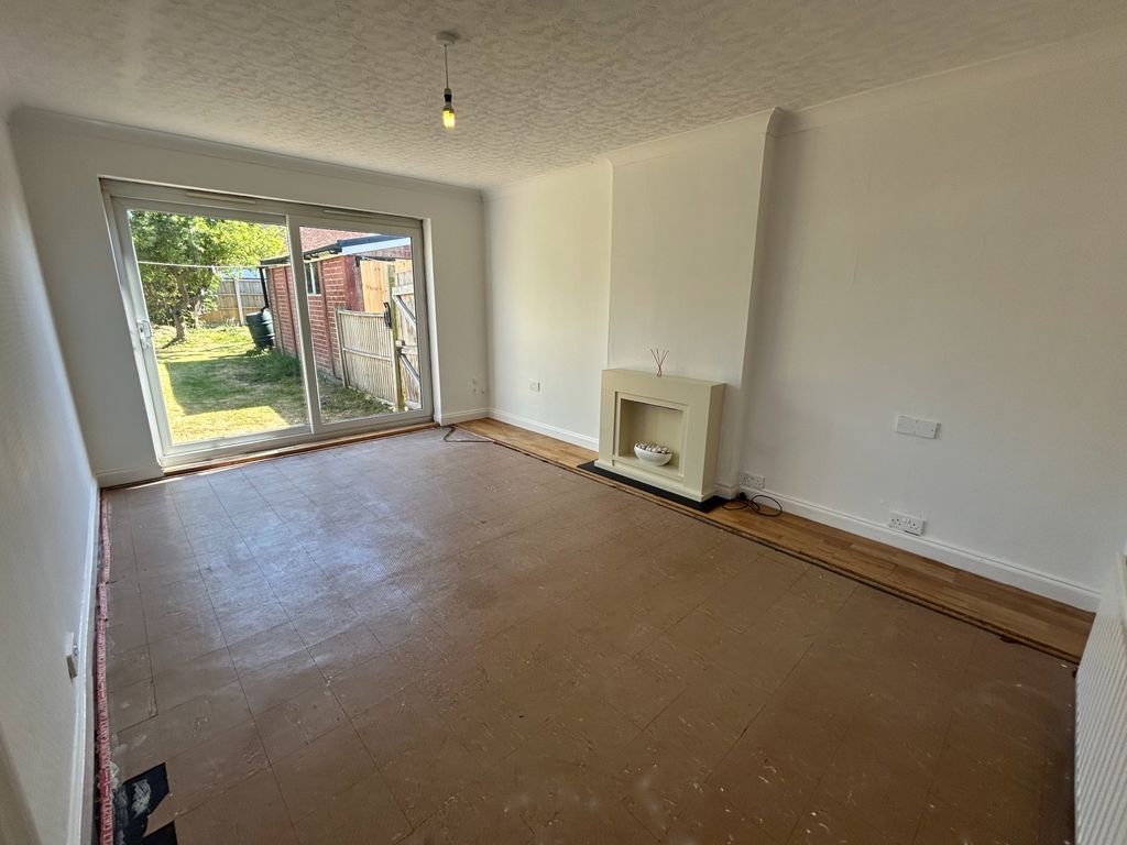 Property photo 3 of 13 Living Room