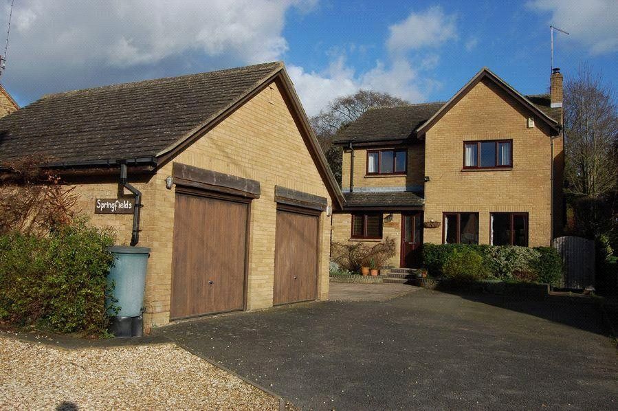 Property photo 1 of 34 Picture No. 11