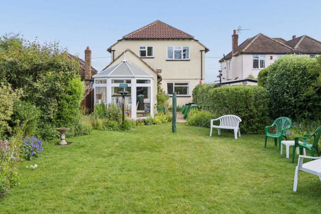 Property photo 2 of 32